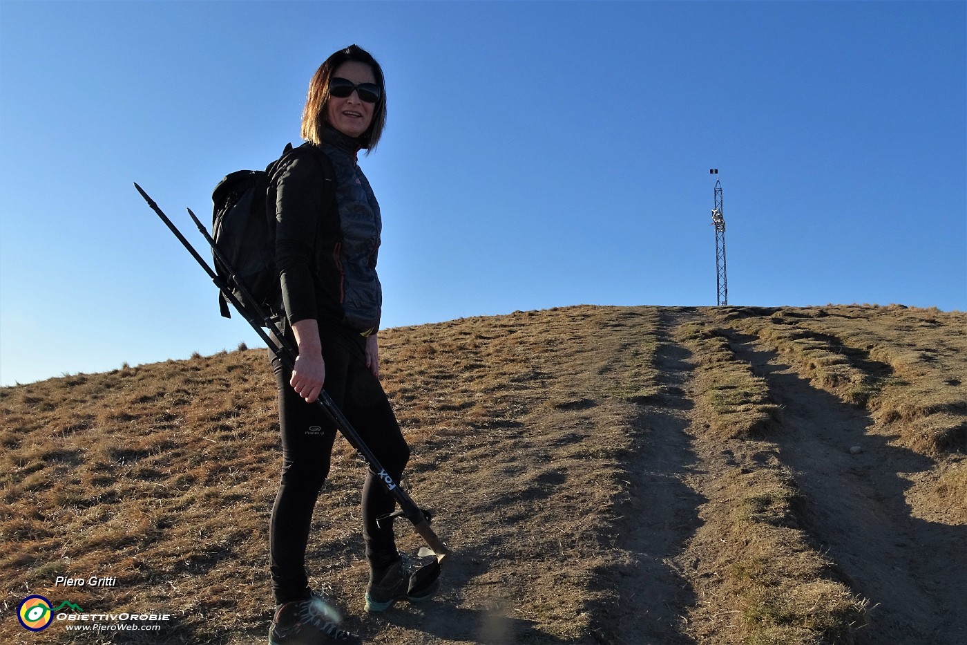 39 Siamo in breve in vetta al Linzone (1392 m).JPG